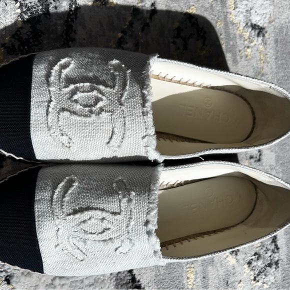 Authentic CHANEL size 40 Interlocking CC LOGO Tweed Espadrilles - Beige/Black - Picture 4 of 10